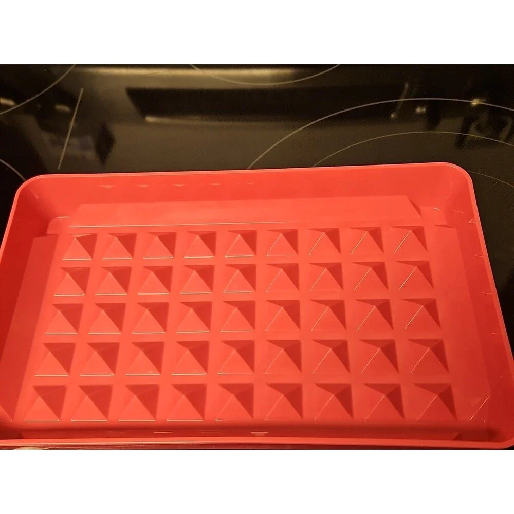Tupperware Hot Pink 1292-8 Hot Dog, Sausage, Bacon, Deli Meat Keeper Dish Only - Picture 4 of 5
